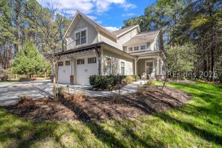 18 Pine Shadow Ct, Bluffton, SC 29910