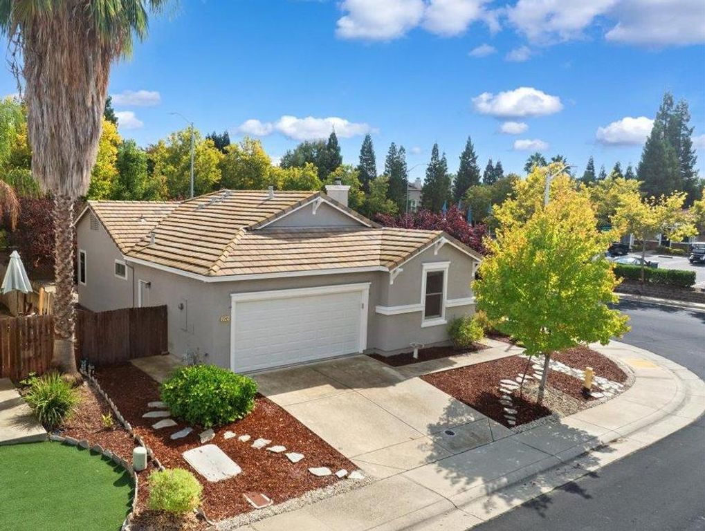 1945 Sunstone Dr, Roseville, CA 95747