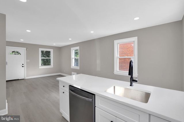 2411 SAVANNAH ST SE, Washington, DC 20020