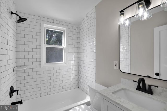 2411 SAVANNAH ST SE, Washington, DC 20020