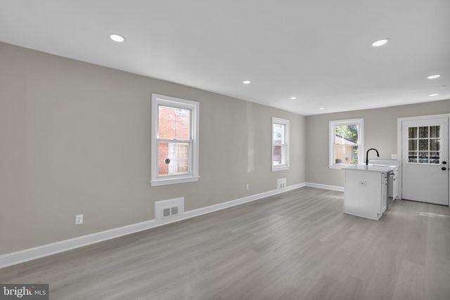 2411 SAVANNAH ST SE, Washington, DC 20020