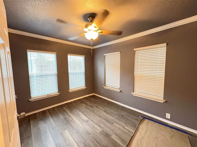 1515 E Waco Avenue, Dallas, TX 75216