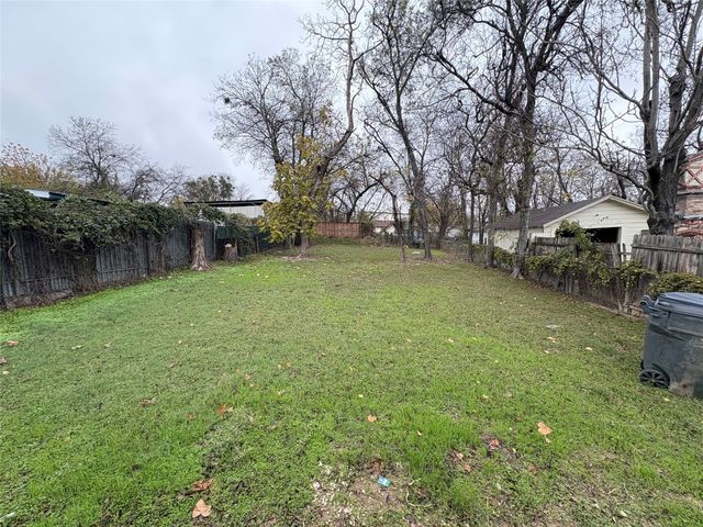 1515 E Waco Avenue, Dallas, TX 75216