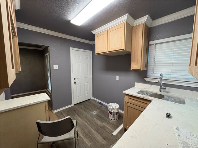 1515 E Waco Avenue, Dallas, TX 75216