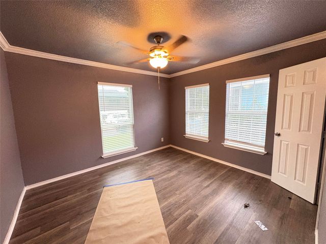 1515 E Waco Avenue, Dallas, TX 75216