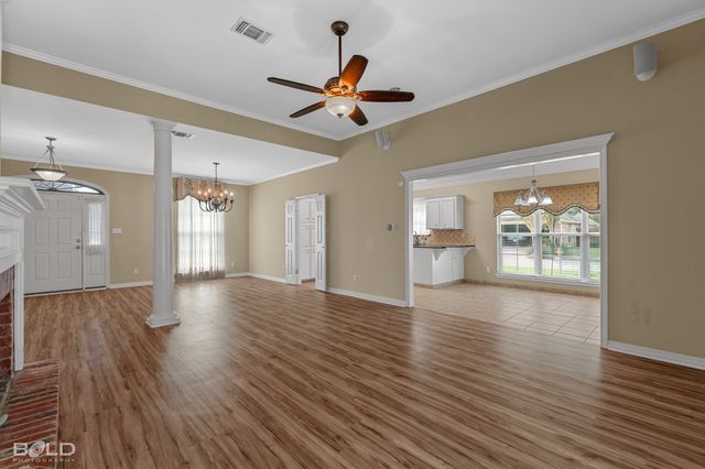 10540 Plum Creek Drive, Shreveport, LA 71106