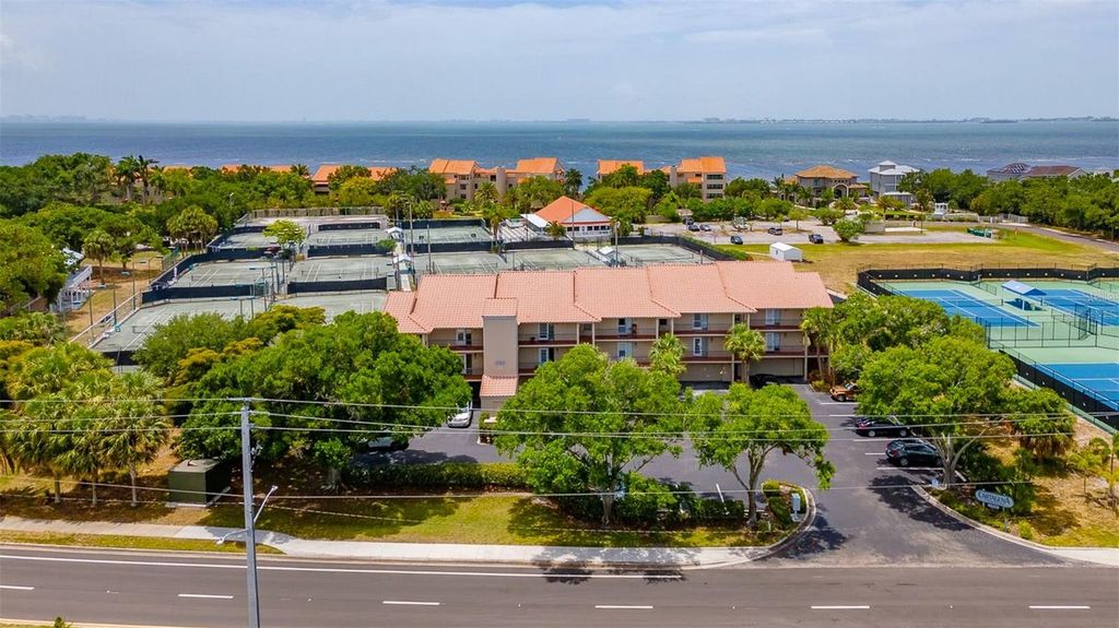 4510 EL CONQUISTADOR PARKWAY 105, Bradenton, FL 34210