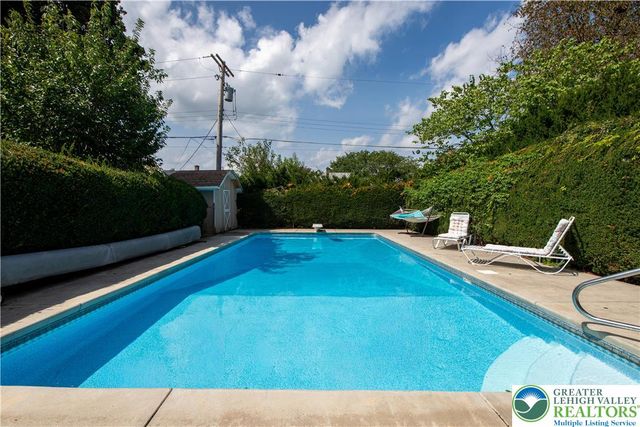 159 Jonathan Drive, Palmer Twp, PA 18045