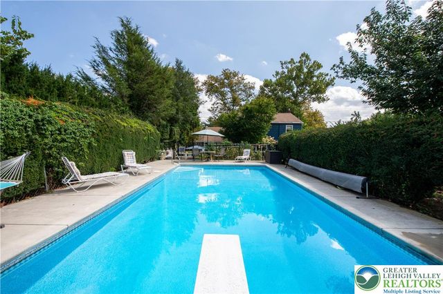 159 Jonathan Drive, Palmer Twp, PA 18045