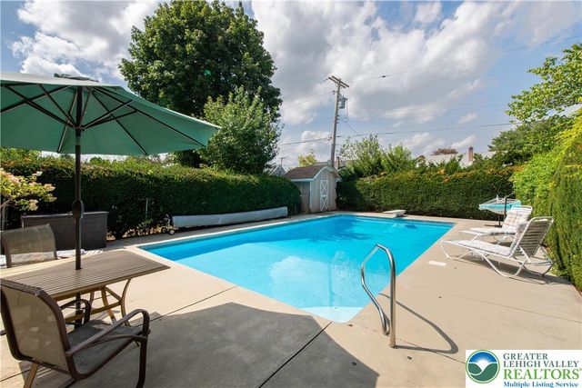 159 Jonathan Drive, Palmer Twp, PA 18045