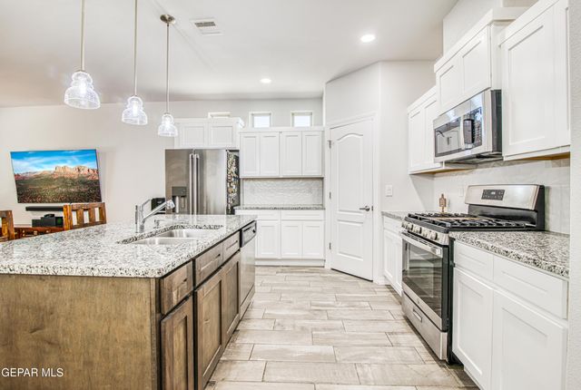 971 Brudenal Place, Horizon City, TX 79928
