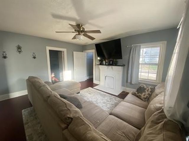 315 W 14th St, Columbia, TN 38401