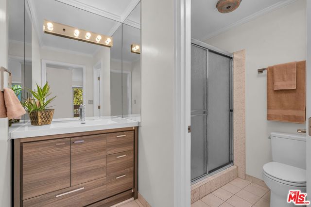 9061 Keith Avenue 204, West Hollywood, CA 90069