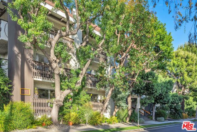 9061 Keith Avenue 204, West Hollywood, CA 90069