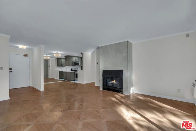 9061 Keith Avenue 204, West Hollywood, CA 90069
