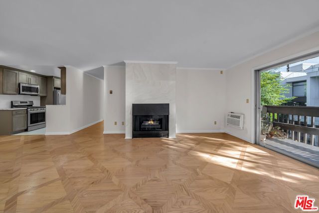 9061 Keith Avenue 204, West Hollywood, CA 90069