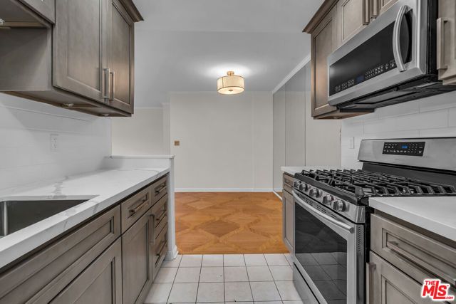 9061 Keith Avenue 204, West Hollywood, CA 90069