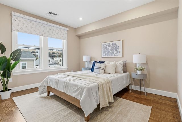 274 Sumner St 3, Boston, MA 02128