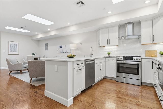 274 Sumner St 3, Boston, MA 02128