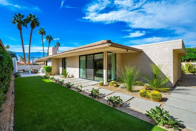 30 Dartmouth Drive, Rancho Mirage, CA 92270