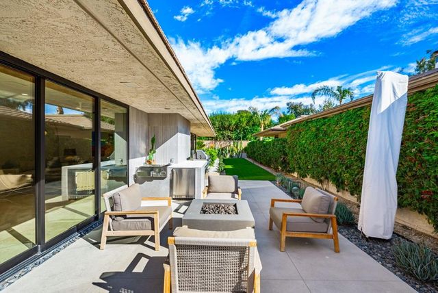 30 Dartmouth Drive, Rancho Mirage, CA 92270