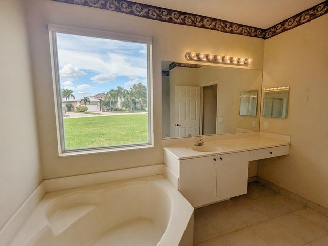 2119 NW MARSH RABBIT Lane, Jensen Beach, FL 34957