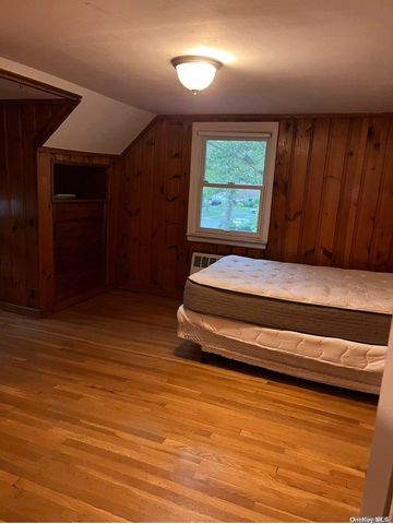 83 Stephan Marc Lane, New Hyde Park, NY 11040