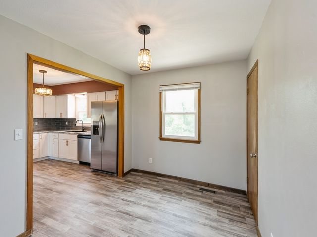 5323 Highway F36 Highway W, Newton, IA 50208