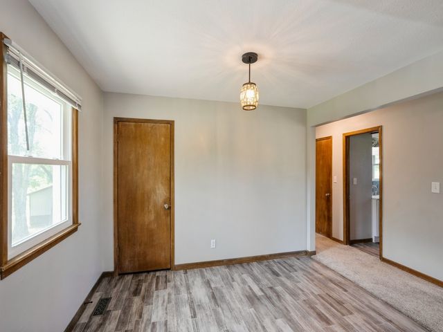 5323 Highway F36 Highway W, Newton, IA 50208