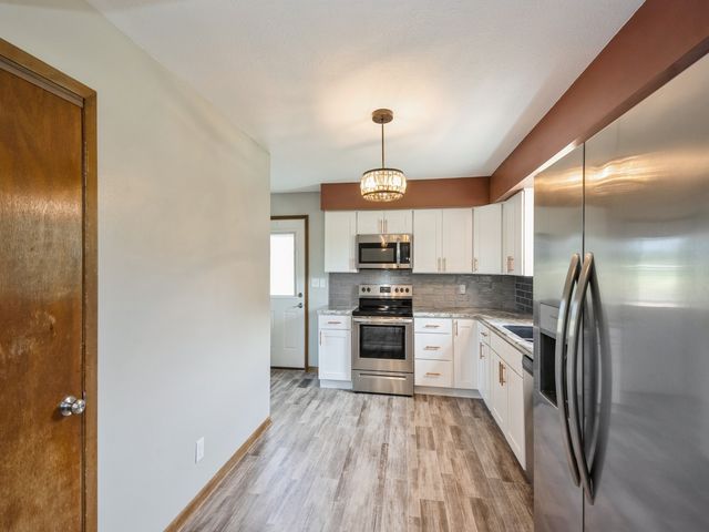 5323 Highway F36 Highway W, Newton, IA 50208