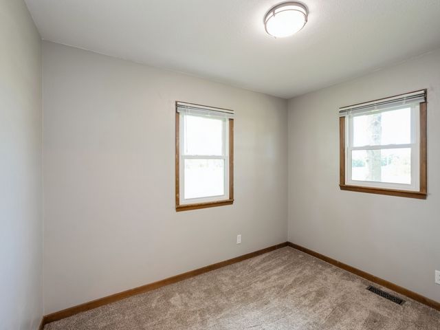 5323 Highway F36 Highway W, Newton, IA 50208