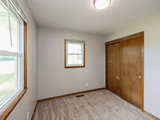 5323 Highway F36 Highway W, Newton, IA 50208