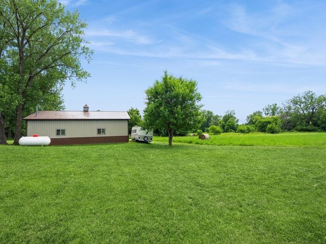 5323 Highway F36 Highway W, Newton, IA 50208