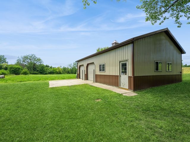 5323 Highway F36 Highway W, Newton, IA 50208
