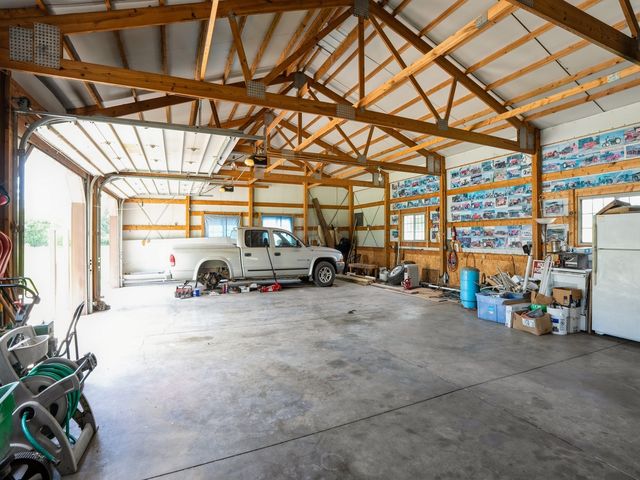 5323 Highway F36 Highway W, Newton, IA 50208