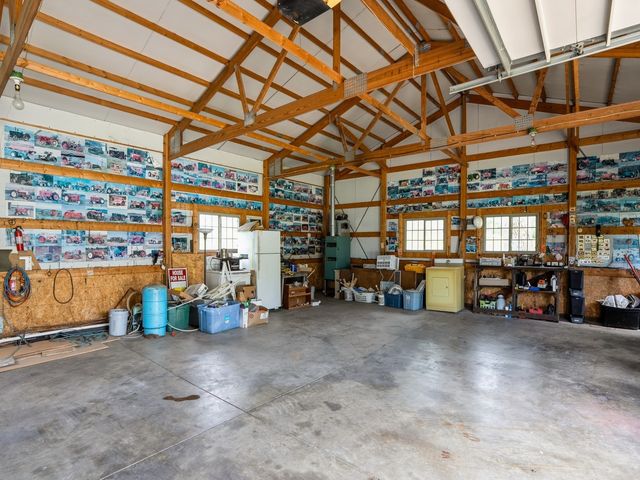 5323 Highway F36 Highway W, Newton, IA 50208