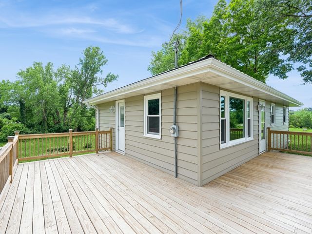 5323 Highway F36 Highway W, Newton, IA 50208