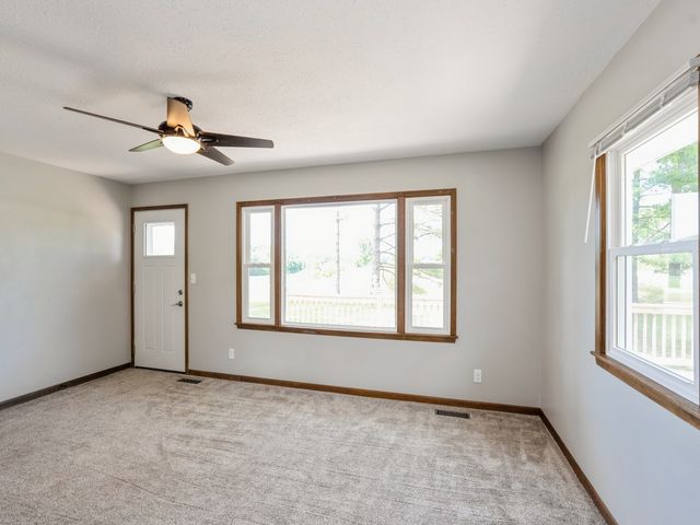 5323 Highway F36 Highway W, Newton, IA 50208