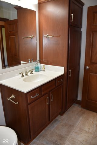 4765 W Harrisburg Court, New Palestine, IN 46163