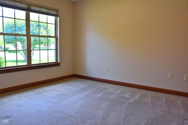 4765 W Harrisburg Court, New Palestine, IN 46163