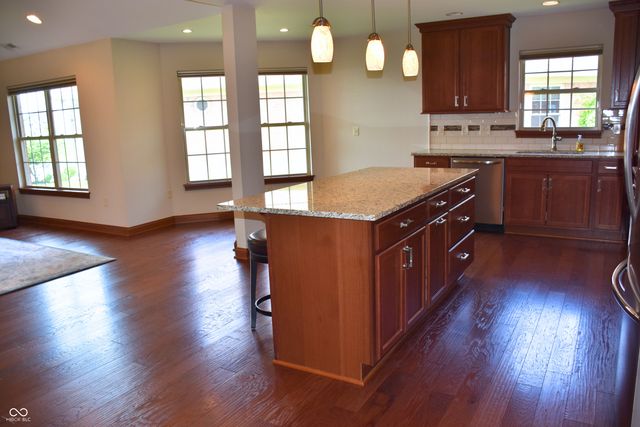 4765 W Harrisburg Court, New Palestine, IN 46163