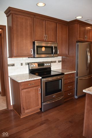 4765 W Harrisburg Court, New Palestine, IN 46163