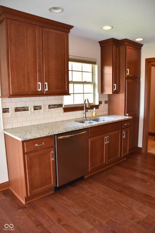 4765 W Harrisburg Court, New Palestine, IN 46163