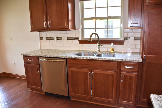 4765 W Harrisburg Court, New Palestine, IN 46163