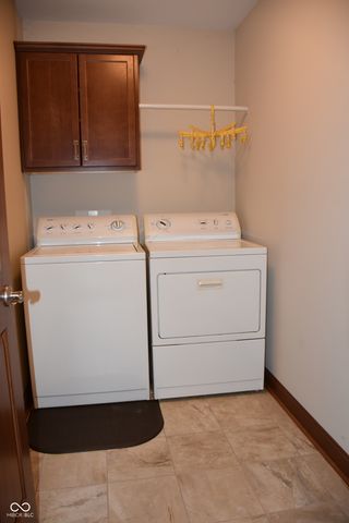 4765 W Harrisburg Court, New Palestine, IN 46163