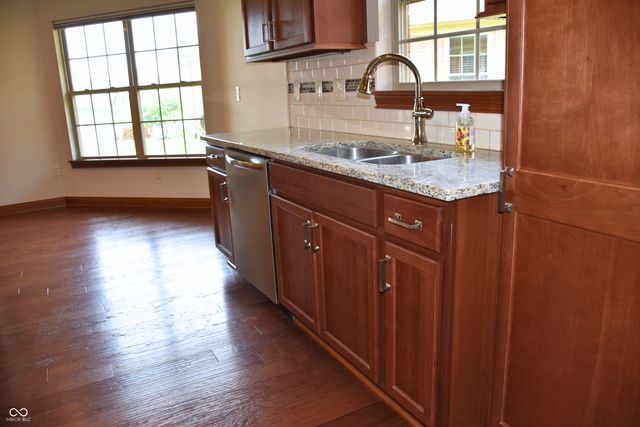 4765 W Harrisburg Court, New Palestine, IN 46163