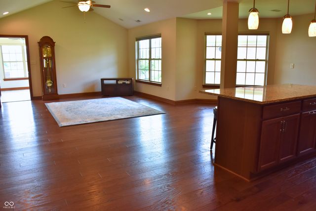 4765 W Harrisburg Court, New Palestine, IN 46163