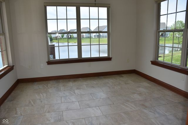4765 W Harrisburg Court, New Palestine, IN 46163