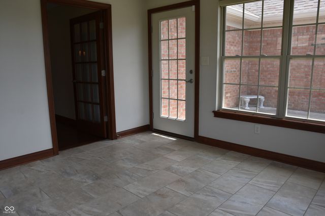 4765 W Harrisburg Court, New Palestine, IN 46163