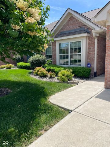 4765 W Harrisburg Court, New Palestine, IN 46163